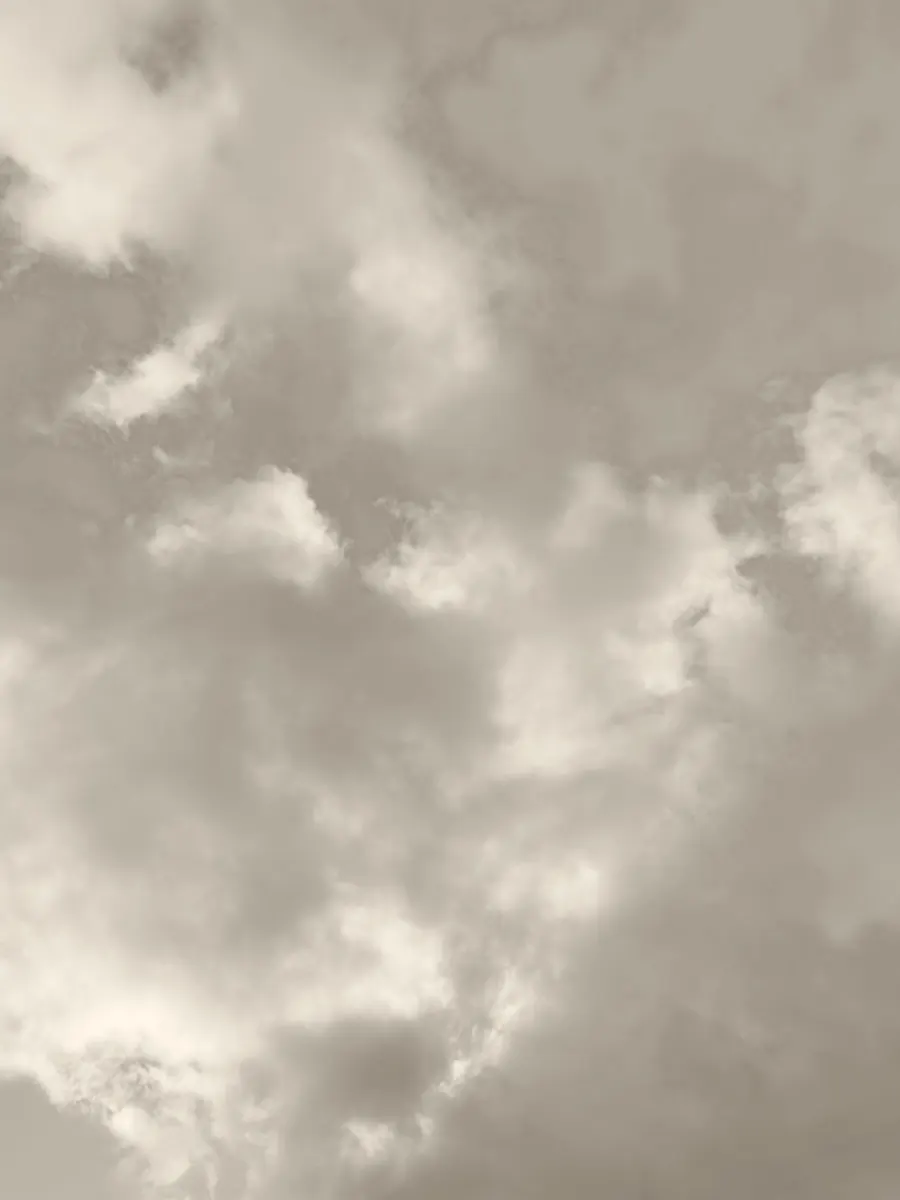 The same cloud with the blue removed, on a stone ground
